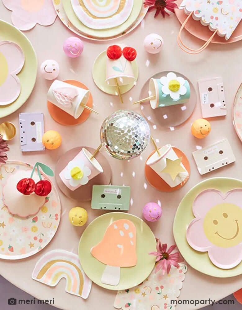 Happy Face Icons Dinner Plates – 10.5